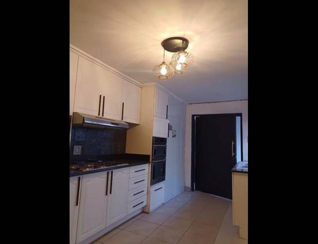 1 BEDROOM PROPERTY TO RENT IN BASSONIA